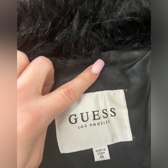 GUESS Faux Fur Vest - Picture 10 of 10